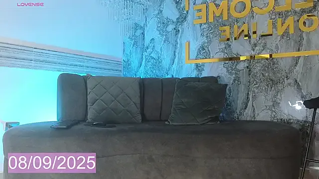 KarolBrand – webcam model profile photo Image 13