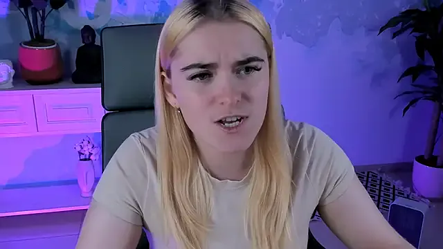 VeroniicaRoss – webcam model profile photo Image 12