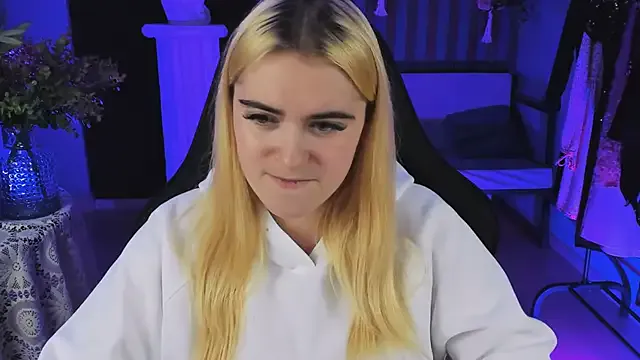 VeroniicaRoss – webcam model profile photo Image 13