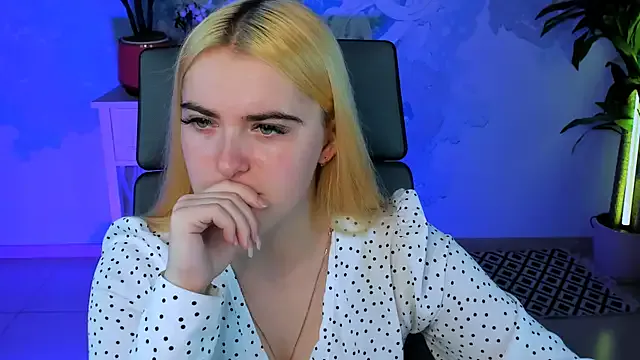 VeroniicaRoss – webcam model profile photo Image 3