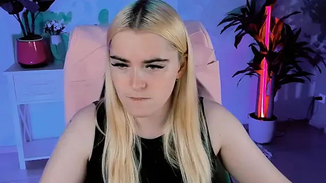 VeroniicaRoss – webcam model profile photo Image 6