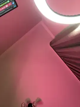 RebeccaDreams – webcam model profile photo Image 6