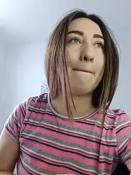 Yuzuha_chan – webcam model profile photo Image 13