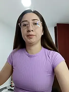 Yuzuha_chan – webcam model profile photo Image 2