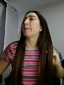 Yuzuha_chan – webcam model profile photo Image 9