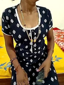 Curly915 – webcam model profile photo Image 13