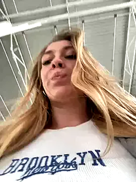 VictoriaBalee – webcam model profile photo Image 11