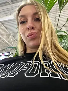 VictoriaBalee – webcam model profile photo Image 15