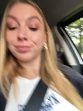 VictoriaBalee – webcam model profile photo Image 17