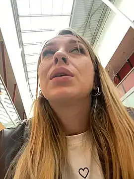 VictoriaBalee – webcam model profile photo Image 18