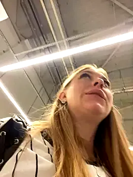 VictoriaBalee – webcam model profile photo Image 4