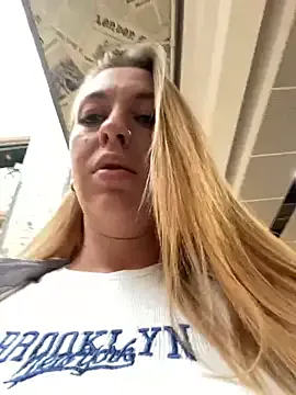 VictoriaBalee – webcam model profile photo Image 7