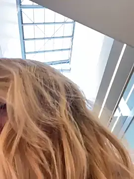 VictoriaBalee – webcam model profile photo Image 8