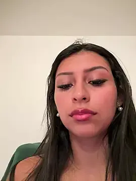 ValeriiLunaa – webcam model profile photo Image 6