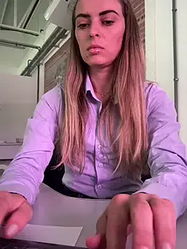 YennettSphinx – webcam model profile photo Image 14