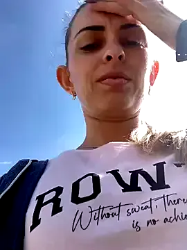 YennettSphinx – webcam model profile photo Image 2