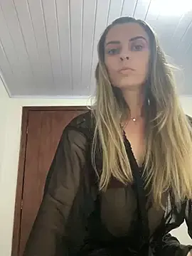 YennettSphinx – webcam model profile photo Image 3