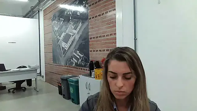 YennettSphinx – webcam model profile photo Image 6