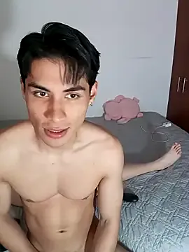 Live with KiaraDiaz on FliCam Image 6