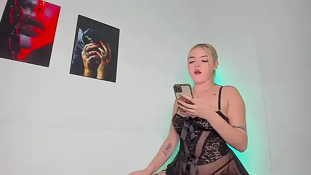emmagray001 – webcam model profile photo Image 14