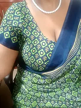 KinkieKittiexo – webcam model profile photo Image 10