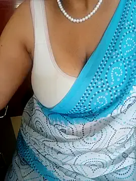 KinkieKittiexo – webcam model profile photo Image 2