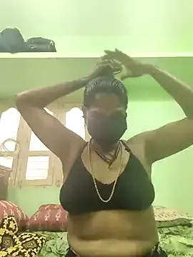 Tamil_Ishu Image 17