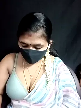 Live with VivianNash on FliCam Image 4