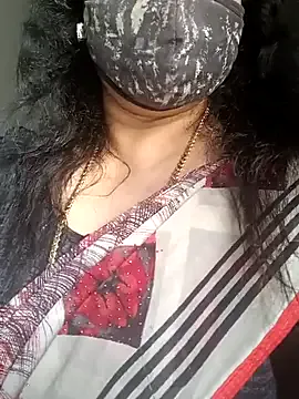 AlliNextDoor – webcam model profile photo Image 11