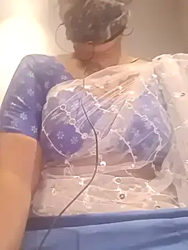 AlliNextDoor – webcam model profile photo Image 2