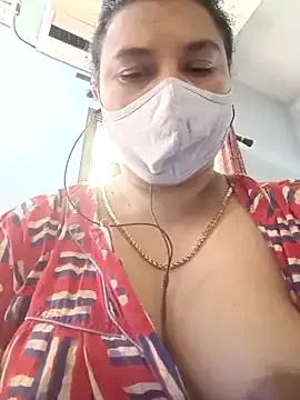 AlliNextDoor – webcam model profile photo Image 3