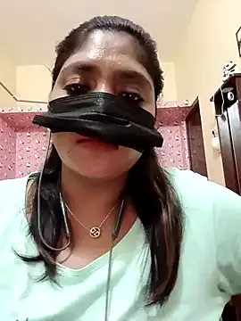 Holli_woul – webcam model profile photo Image 11