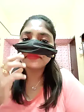 Holli_woul – webcam model profile photo Image 7