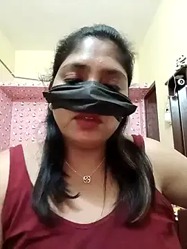 Holli_woul – webcam model profile photo Image 8