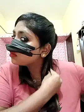 Holli_woul – webcam model profile photo Image 9