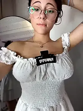 Live with helenamoeller on FliCam Image 9