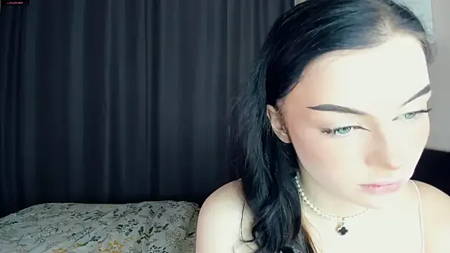 SophieMaeve – webcam model profile photo Image 16