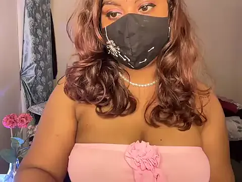 MadelynReeves – webcam model profile photo Image 9