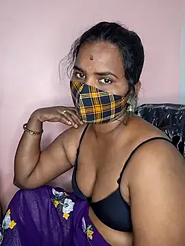 EmberRoseXXX – webcam model profile photo Image 15