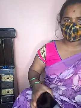 EmberRoseXXX – webcam model profile photo Image 16