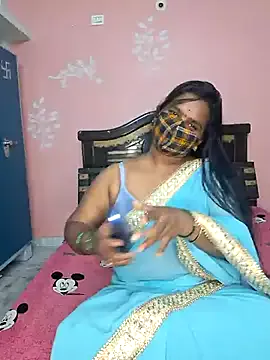 EmberRoseXXX – webcam model profile photo Image 4