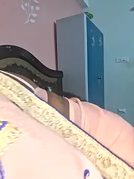 EmberRoseXXX – webcam model profile photo Image 5