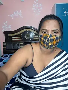 EmberRoseXXX – webcam model profile photo Image 8