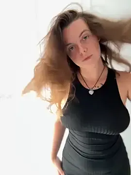 EmberRoseXXX – webcam model profile photo Image 13