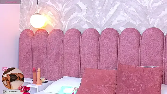 FitnessBunny – webcam model profile photo Image 5