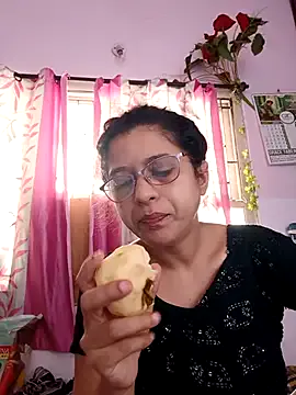 IrisVelasco – webcam model profile photo Image 9