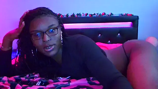 RobinTheSiren – webcam model profile photo Image 5