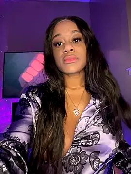 MissZoeDeville – webcam model profile photo Image 11