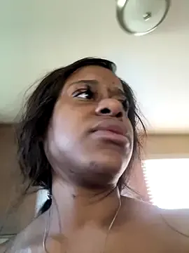 MissZoeDeville – webcam model profile photo Image 14