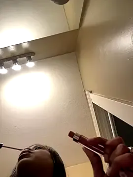 MissZoeDeville – webcam model profile photo Image 15